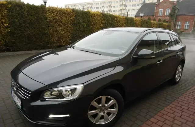 VOLVO V60 