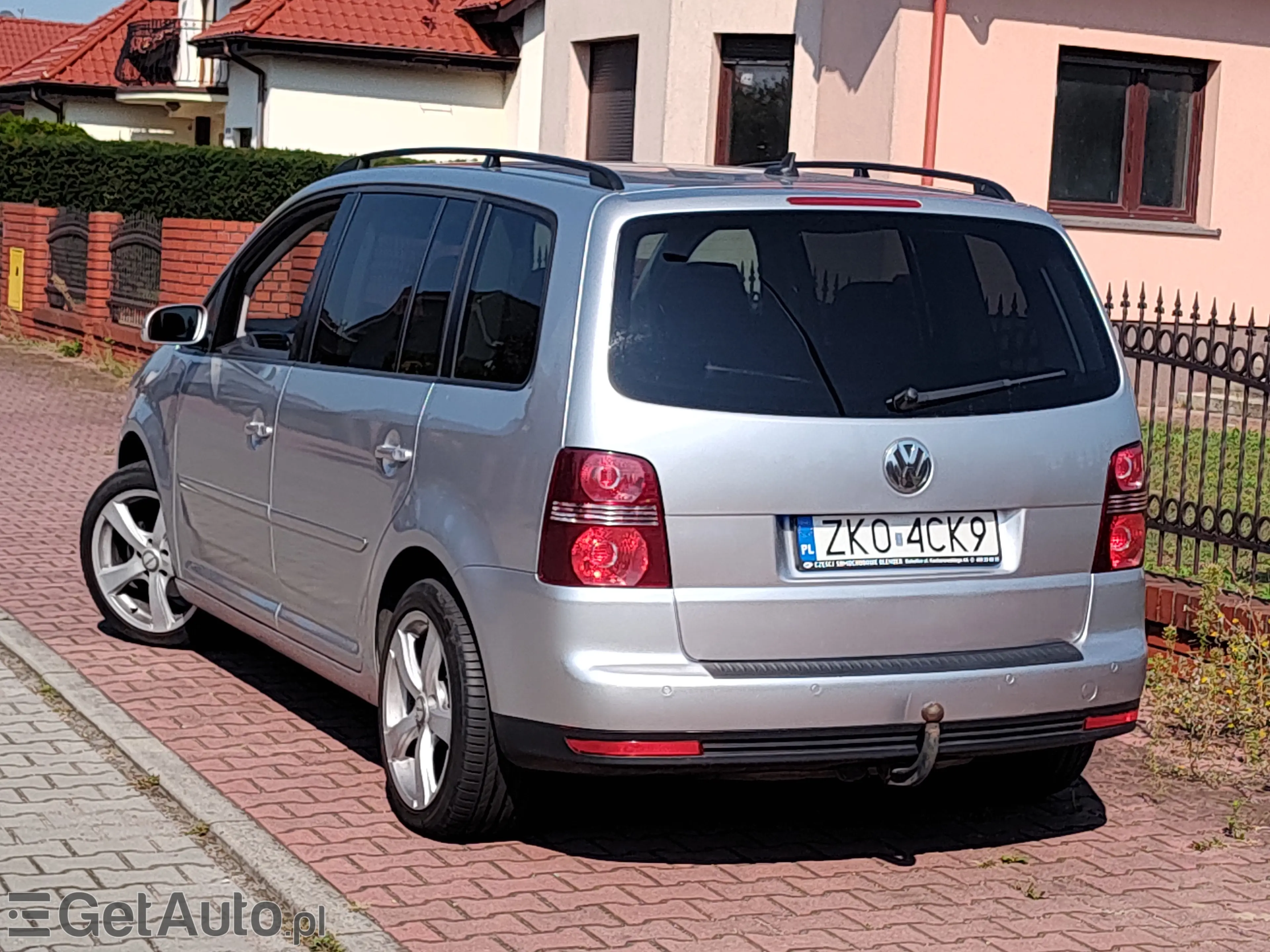 VOLKSWAGEN Touran Conceptline