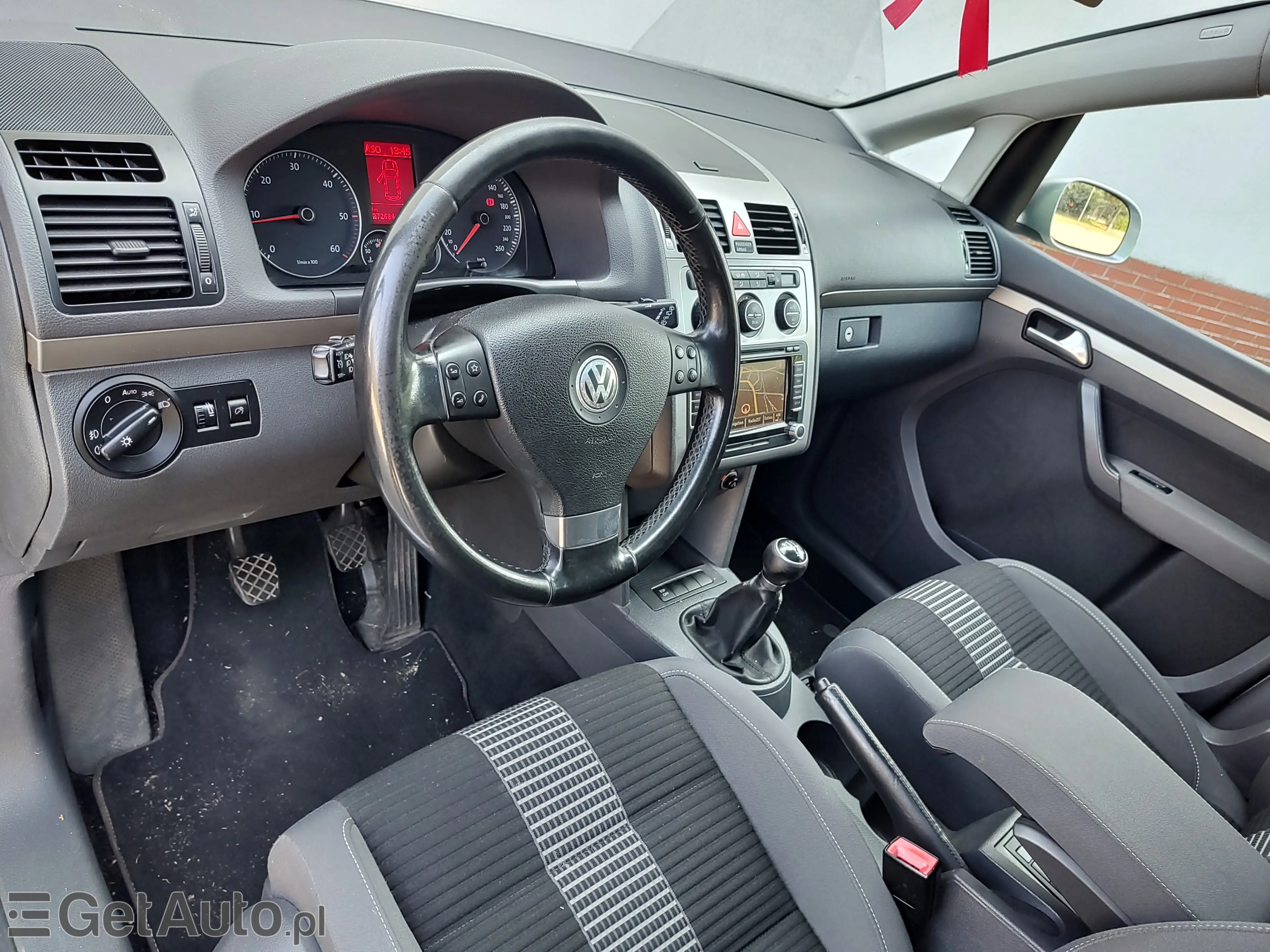 VOLKSWAGEN Touran Conceptline