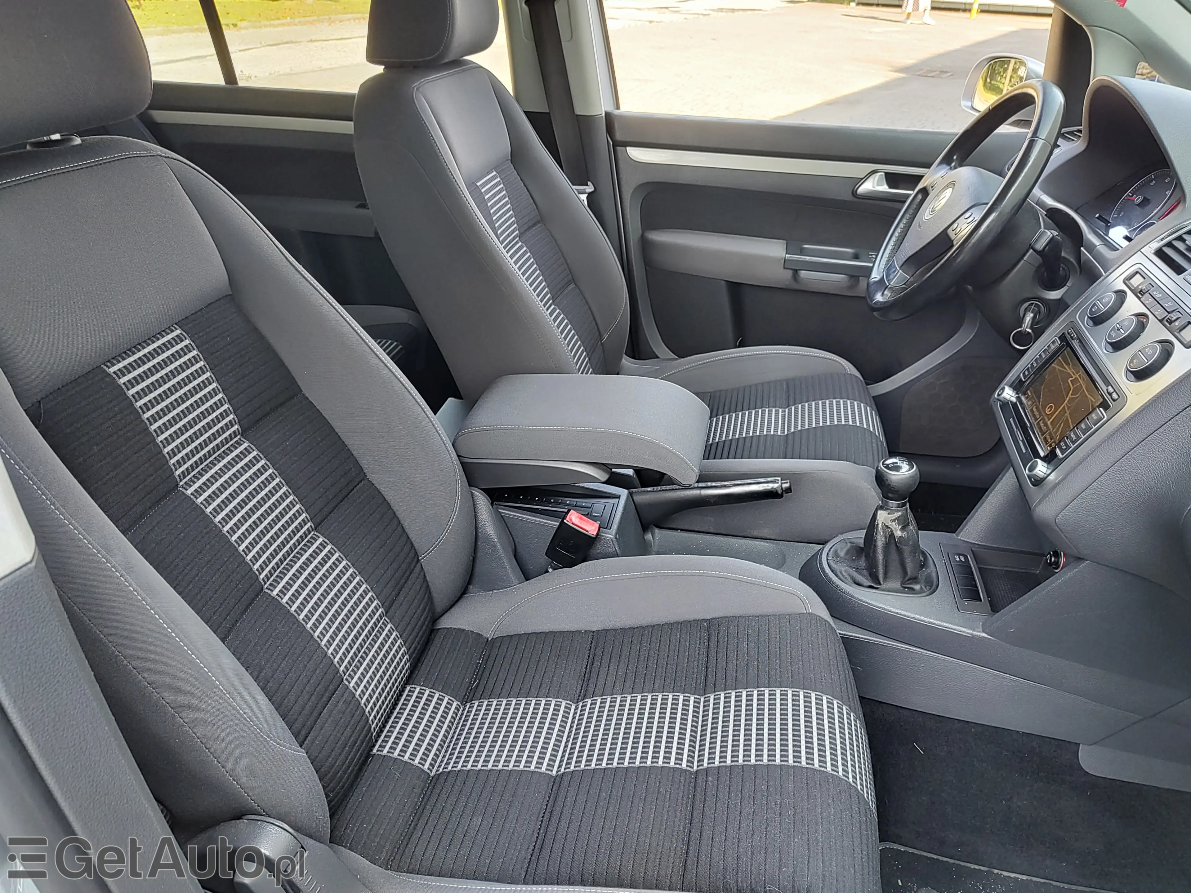 VOLKSWAGEN Touran Conceptline