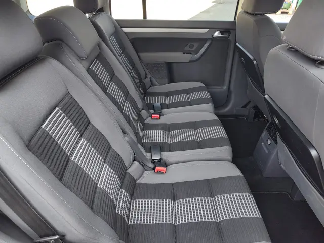 VOLKSWAGEN Touran Conceptline