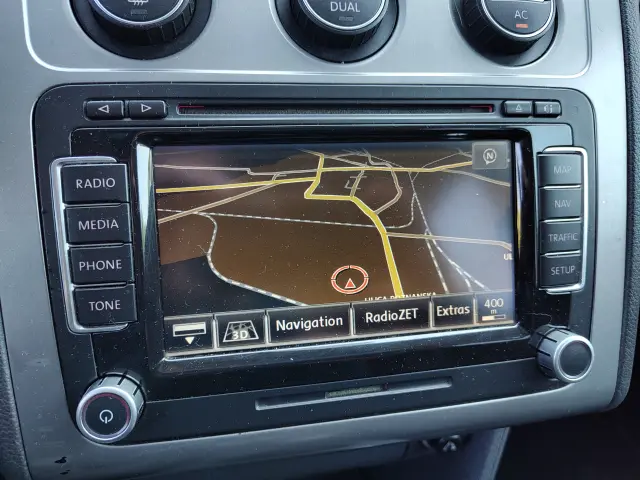 VOLKSWAGEN Touran Conceptline