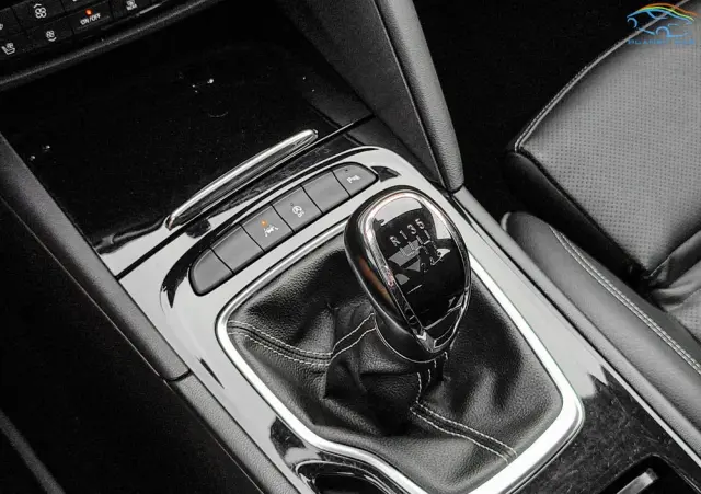 OPEL Insignia 1.6 ECOTEC Business Edition