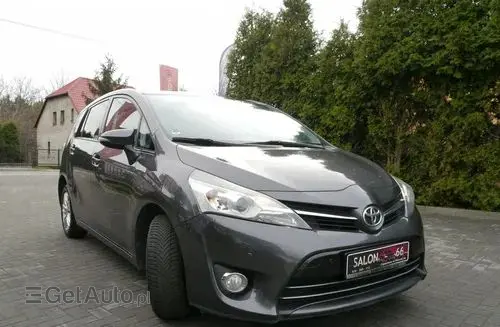TOYOTA Verso 