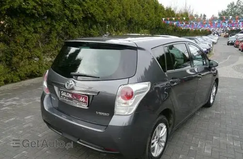 TOYOTA Verso 