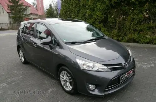 TOYOTA Verso 