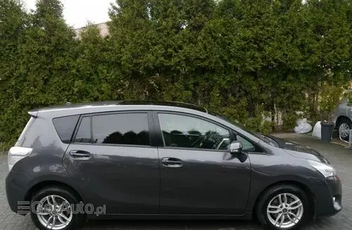 TOYOTA Verso 
