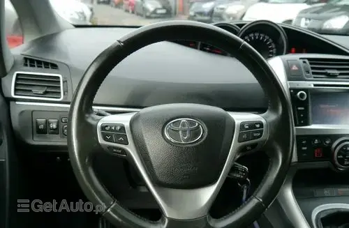 TOYOTA Verso 