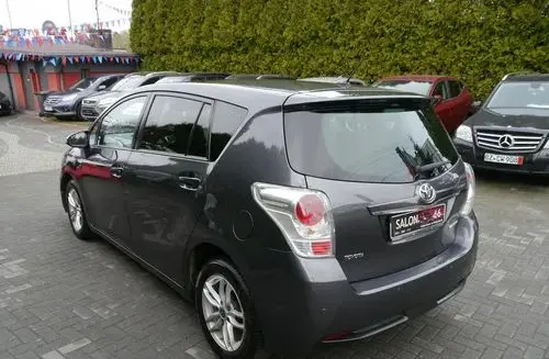 TOYOTA Verso 