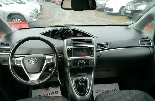 TOYOTA Verso 