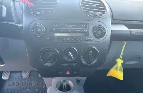 VOLKSWAGEN New Beetle 
