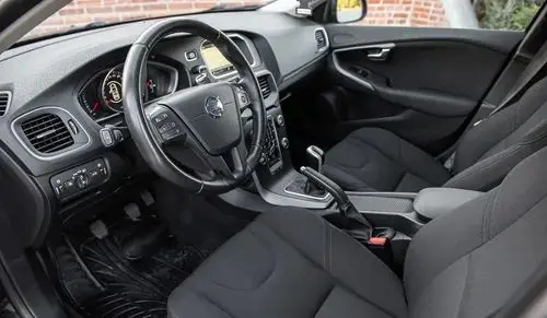 VOLVO V40 Cross Country 