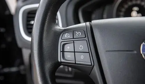 VOLVO V40 Cross Country 