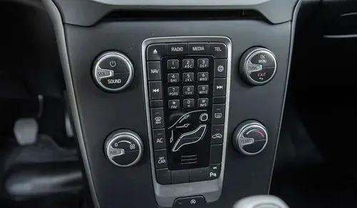 VOLVO V40 Cross Country 