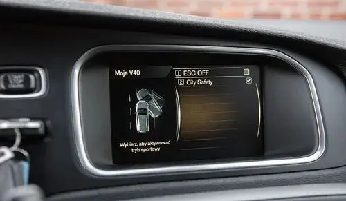 VOLVO V40 Cross Country 