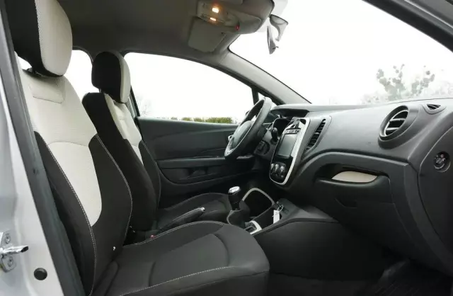RENAULT Captur 