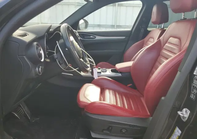 ALFA ROMEO Stelvio 2.0 Turbo 16V AT8-Q4 Veloce Ti