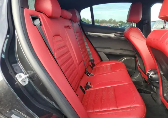 ALFA ROMEO Stelvio 2.0 Turbo 16V AT8-Q4 Veloce Ti