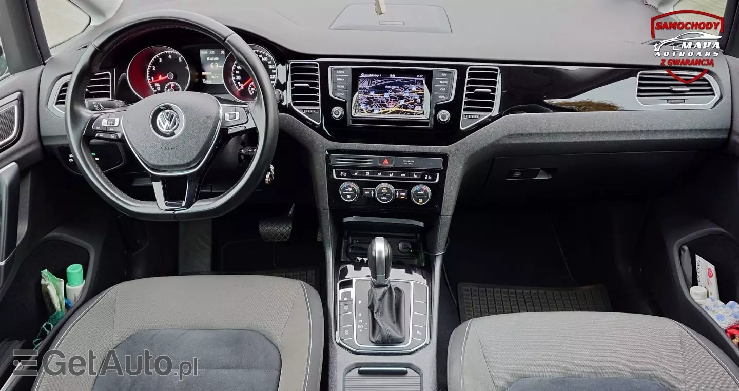 VOLKSWAGEN Golf Sportsvan 