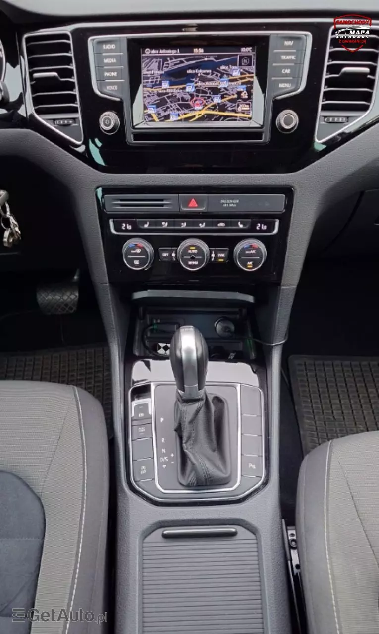 VOLKSWAGEN Golf Sportsvan 