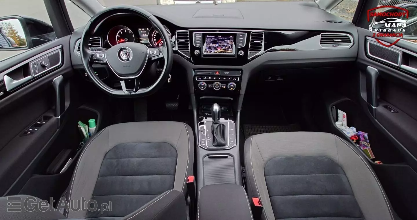 VOLKSWAGEN Golf Sportsvan 