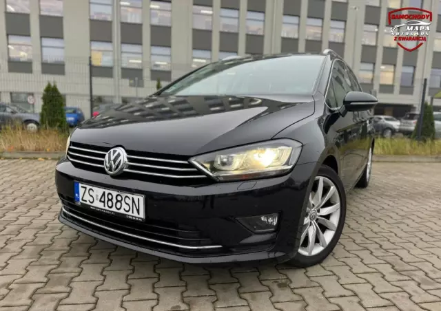 VOLKSWAGEN Golf Sportsvan 