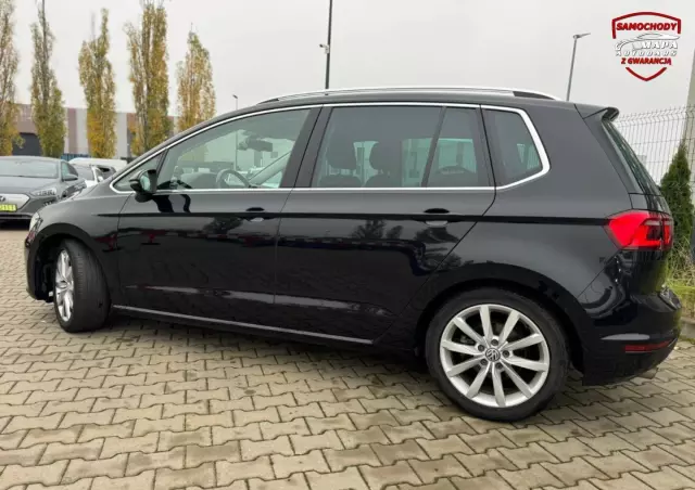 VOLKSWAGEN Golf Sportsvan 