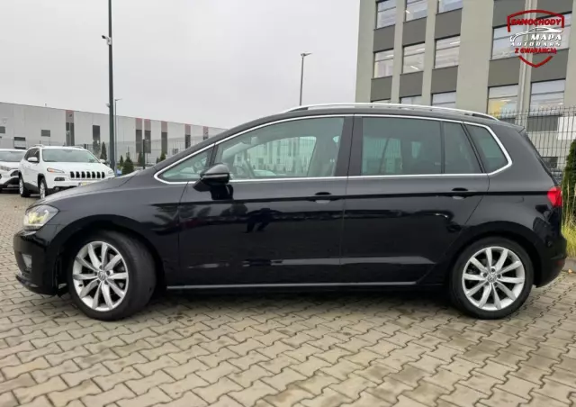 VOLKSWAGEN Golf Sportsvan 