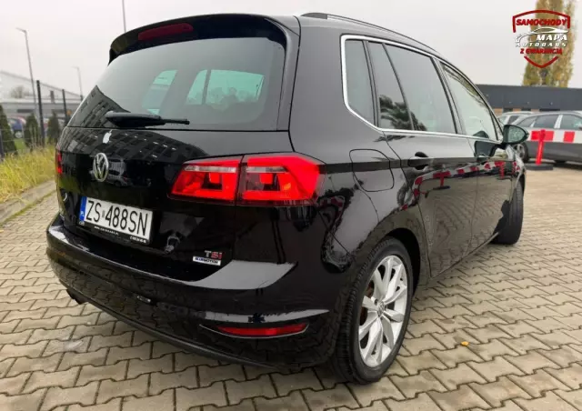 VOLKSWAGEN Golf Sportsvan 