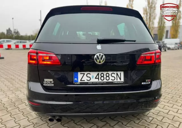 VOLKSWAGEN Golf Sportsvan 
