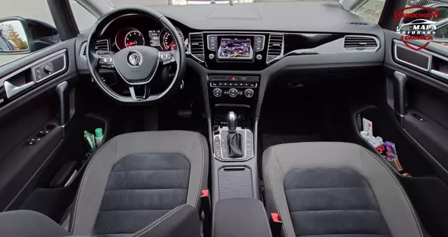VOLKSWAGEN Golf Sportsvan 