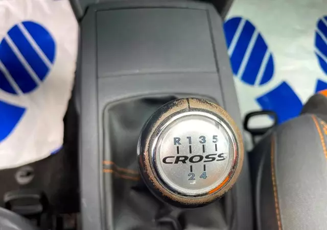 VOLKSWAGEN Polo 1.2 Cross