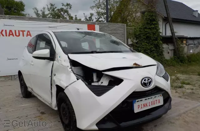 TOYOTA Aygo X-play