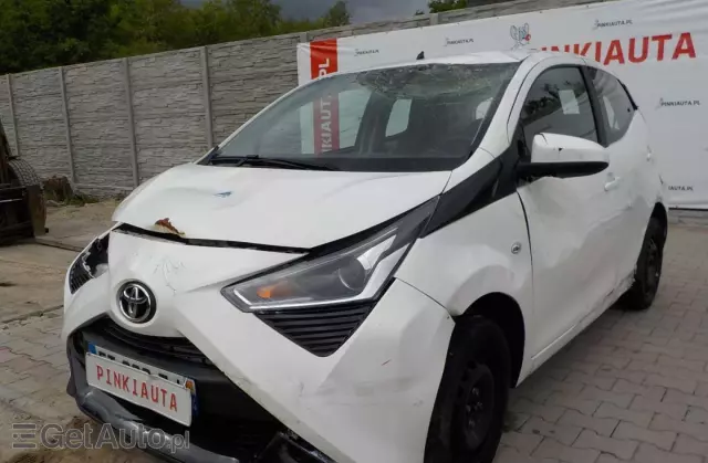 TOYOTA Aygo X-play