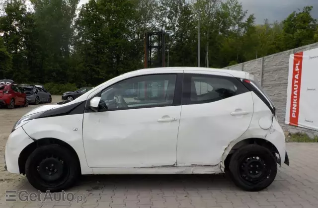 TOYOTA Aygo X-play