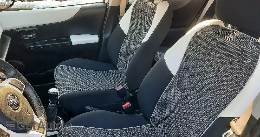 TOYOTA Yaris 1.33 Active