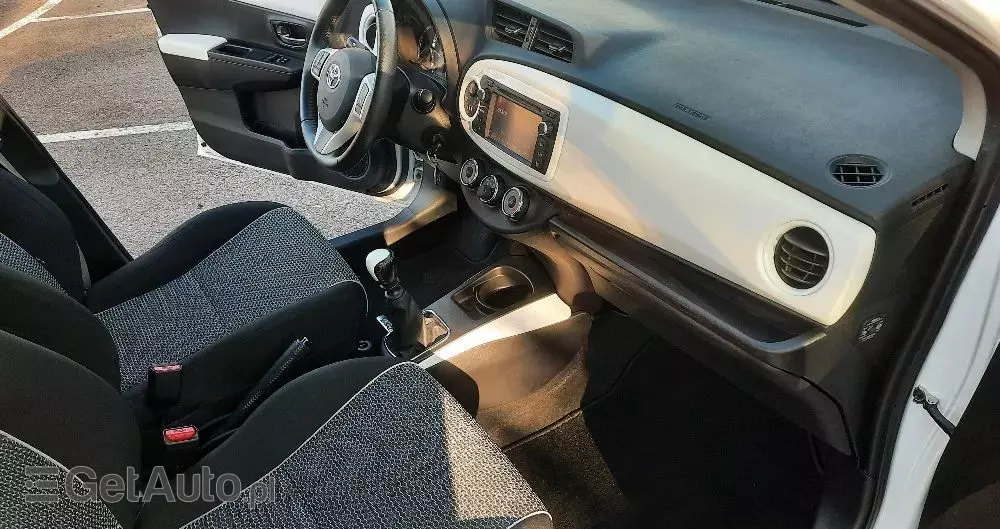 TOYOTA Yaris 1.33 Active