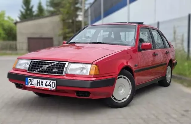 VOLVO 460 