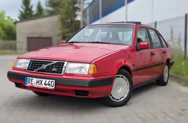 VOLVO 460 