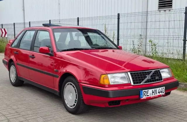 VOLVO 460 