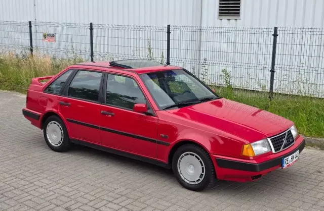 VOLVO 460 