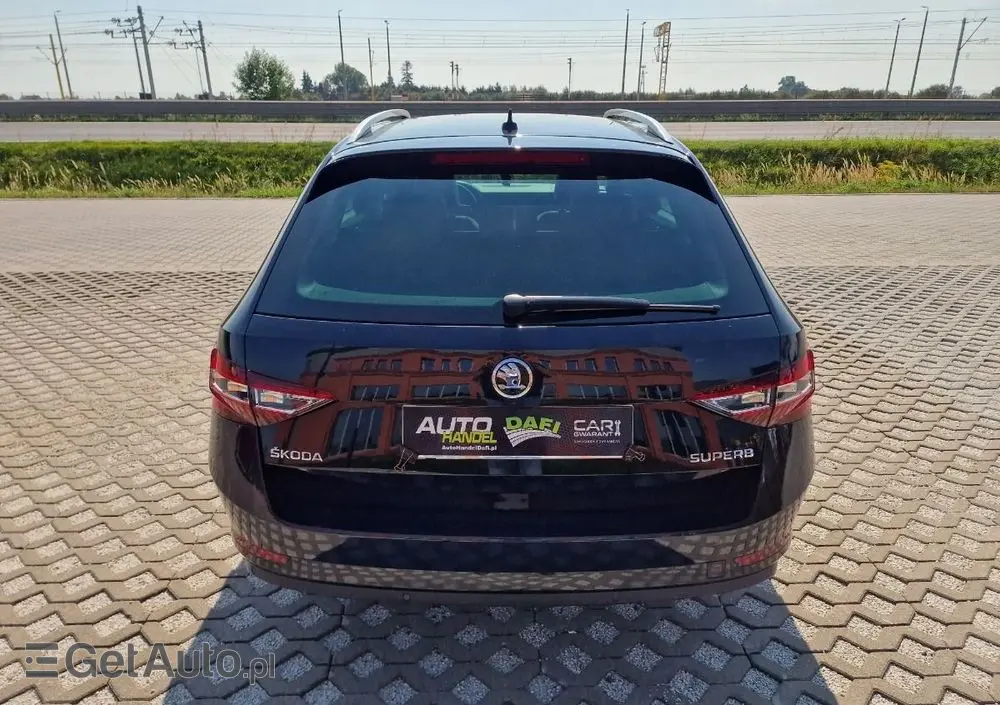 SKODA Superb 