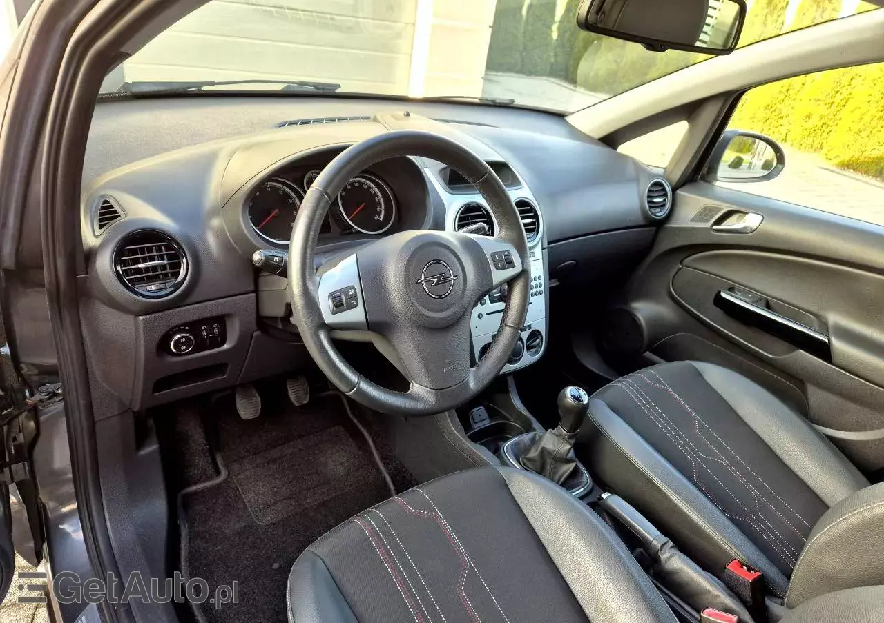 OPEL Corsa 1.4 16V 150 Jahre