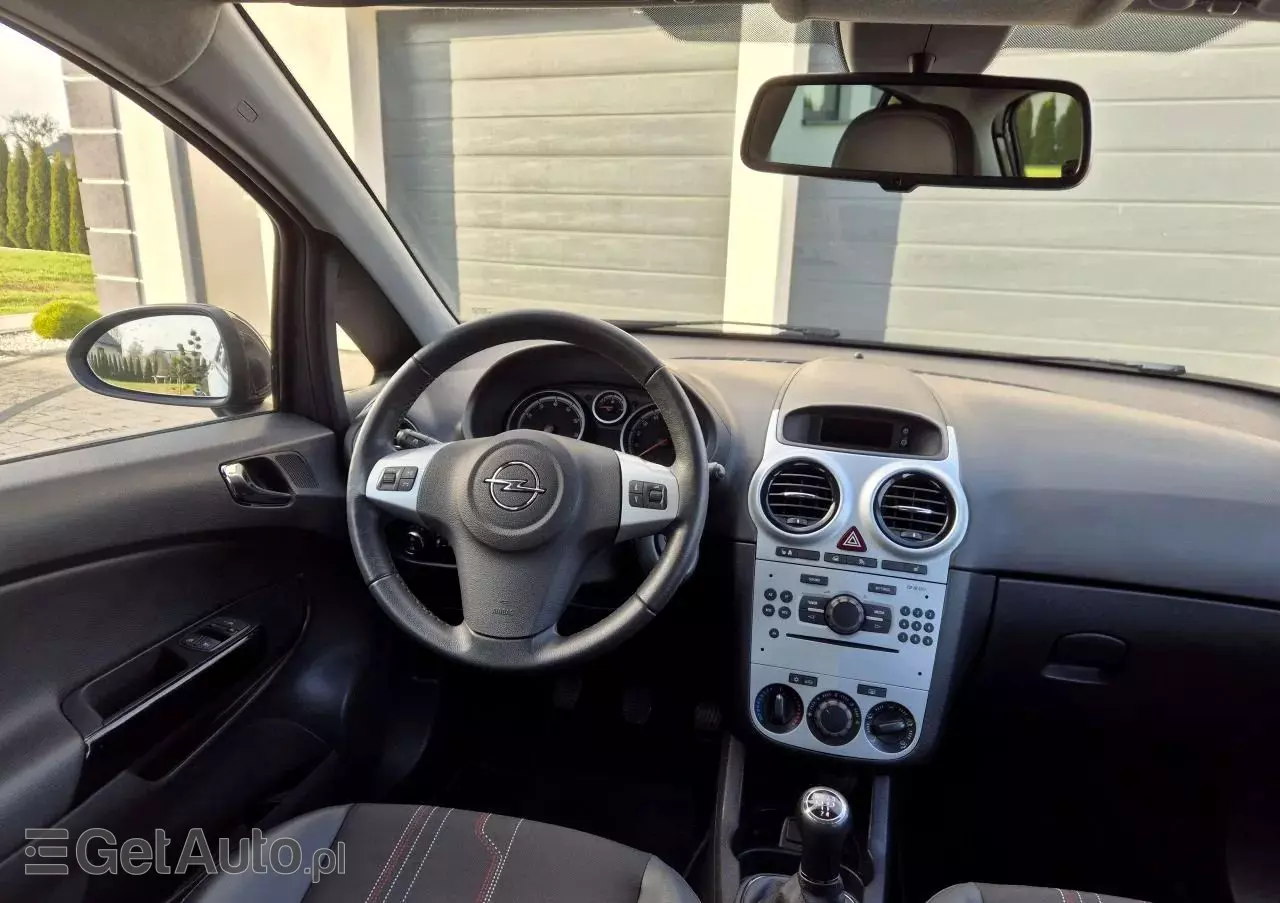 OPEL Corsa 1.4 16V 150 Jahre