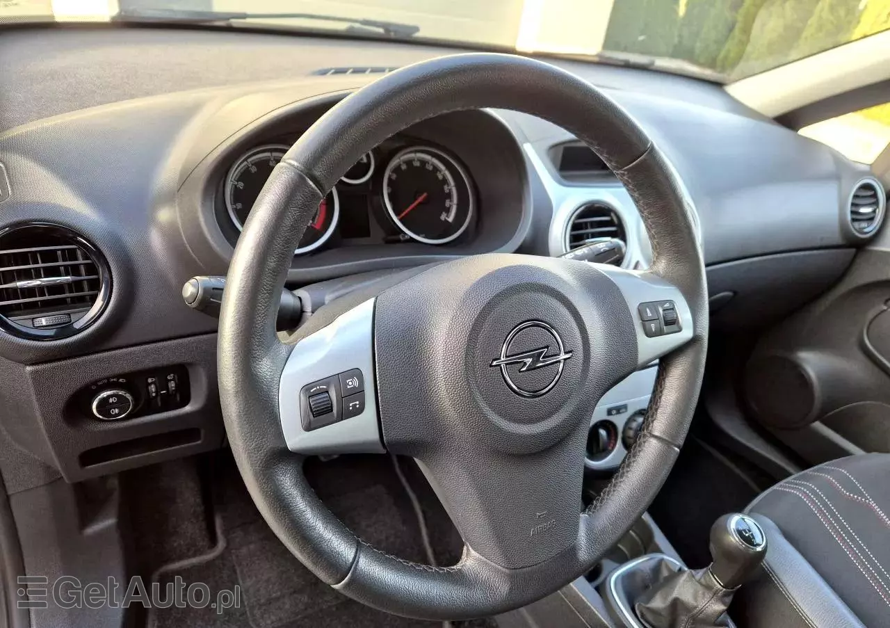 OPEL Corsa 1.4 16V 150 Jahre