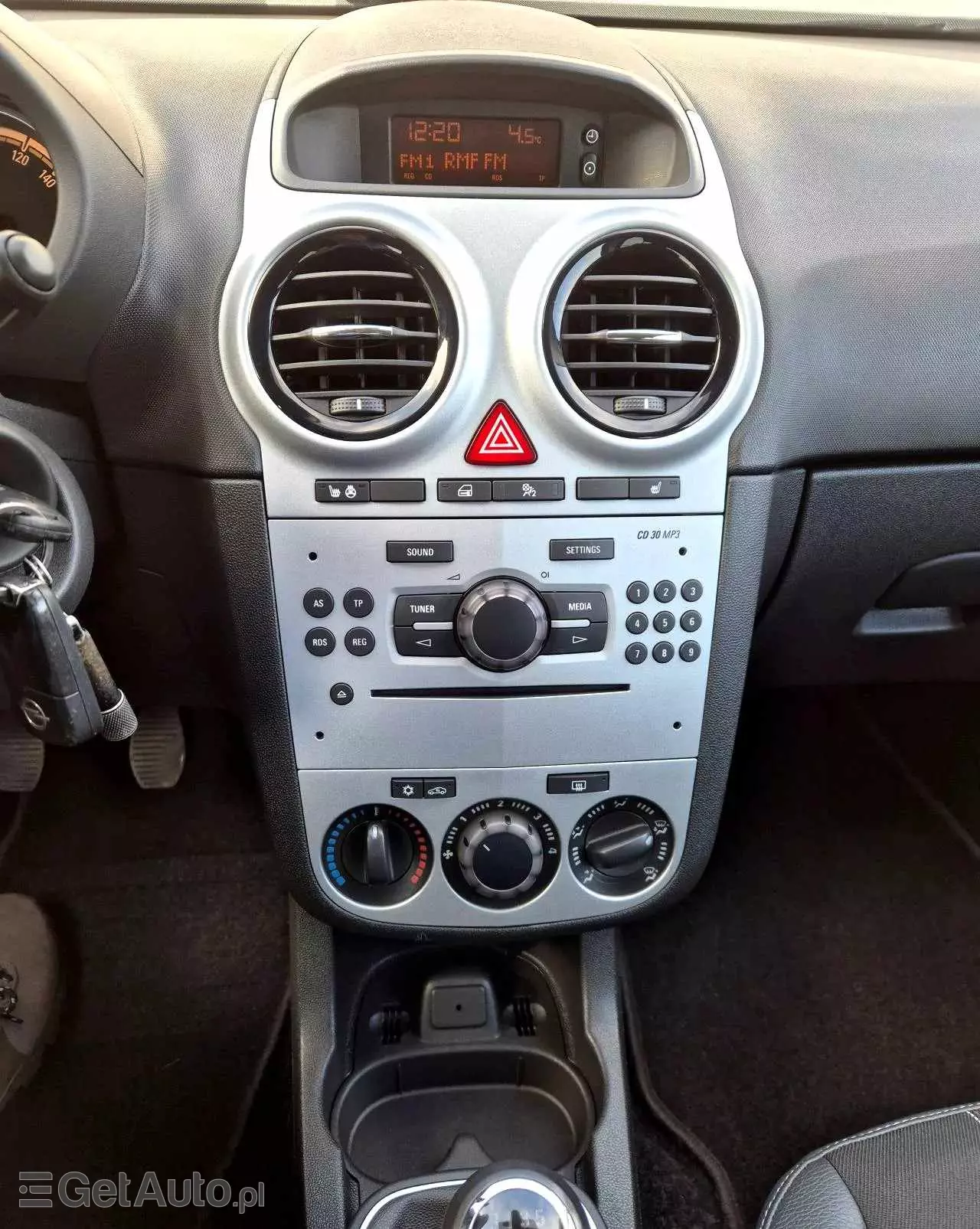 OPEL Corsa 1.4 16V 150 Jahre