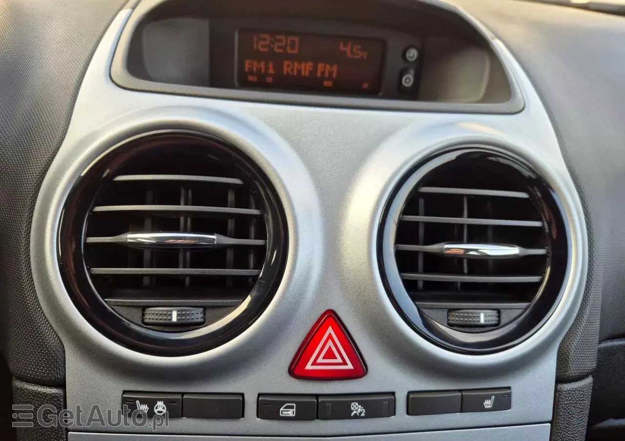 OPEL Corsa 1.4 16V 150 Jahre