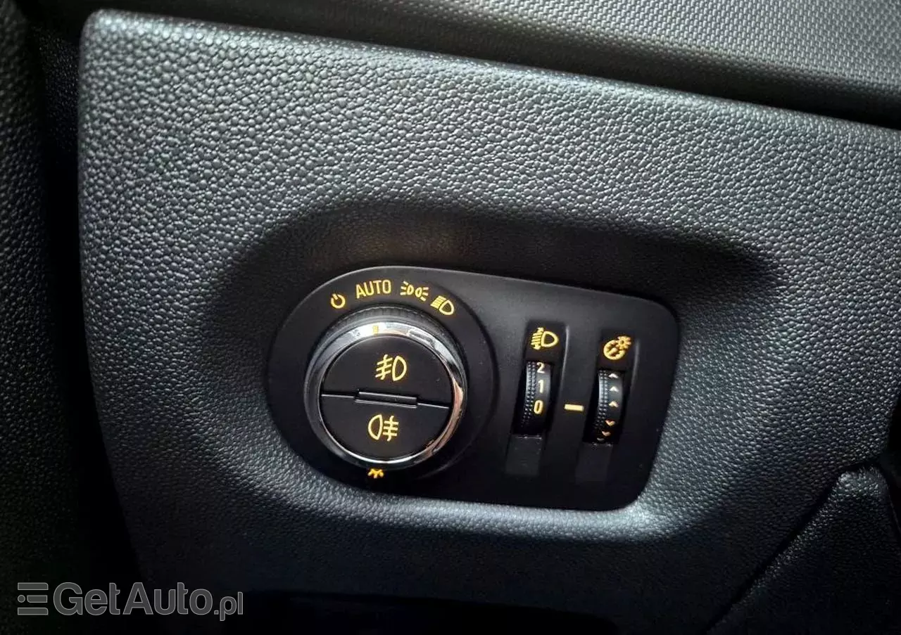 OPEL Corsa 1.4 16V 150 Jahre