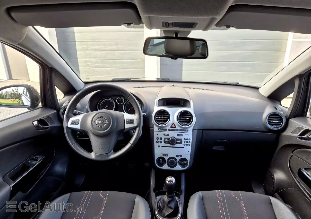 OPEL Corsa 1.4 16V 150 Jahre