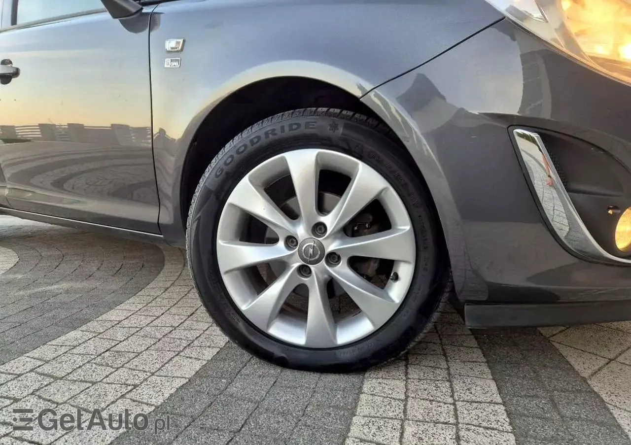 OPEL Corsa 1.4 16V 150 Jahre